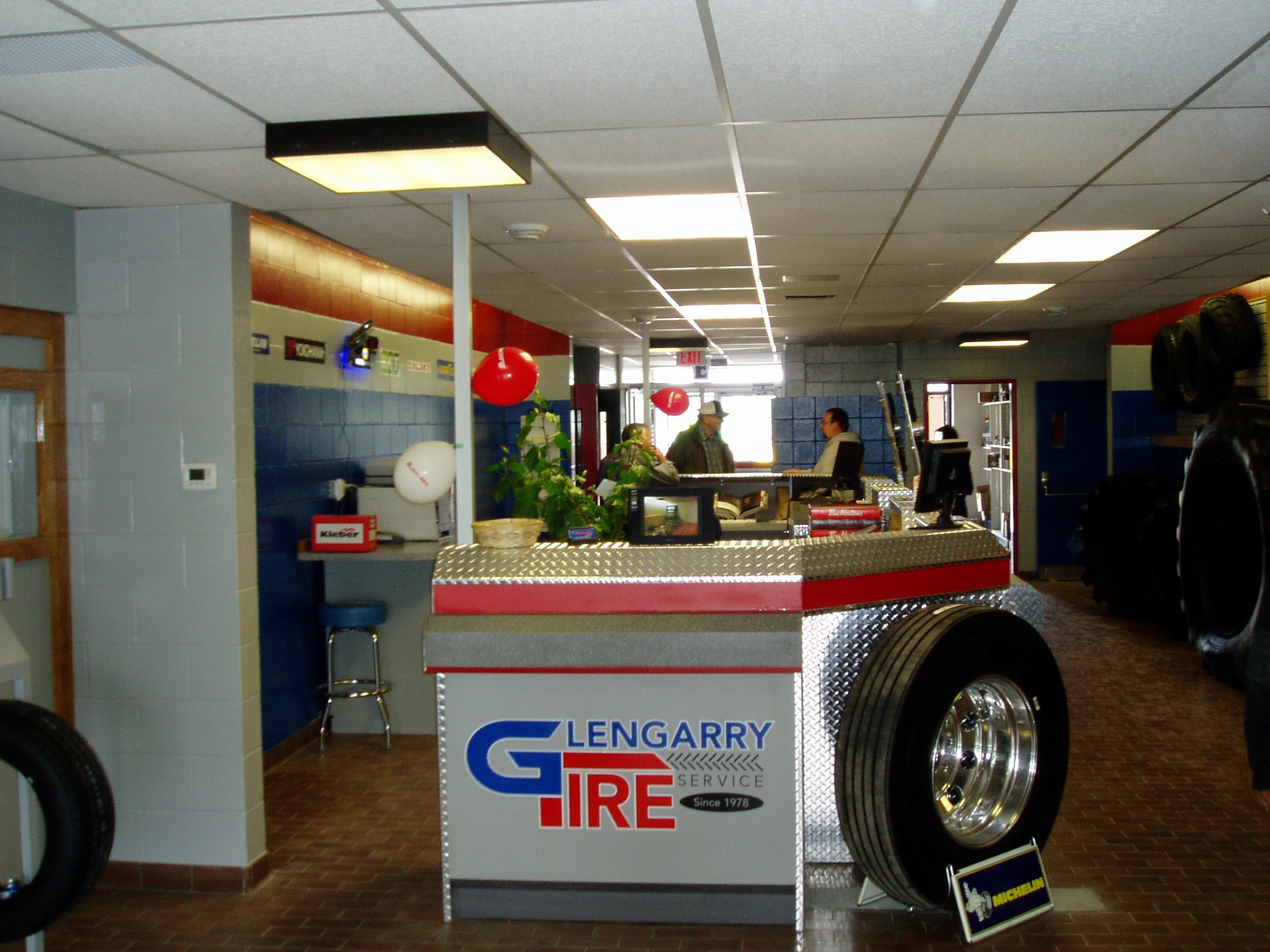 glengarry tirecraft lobby2