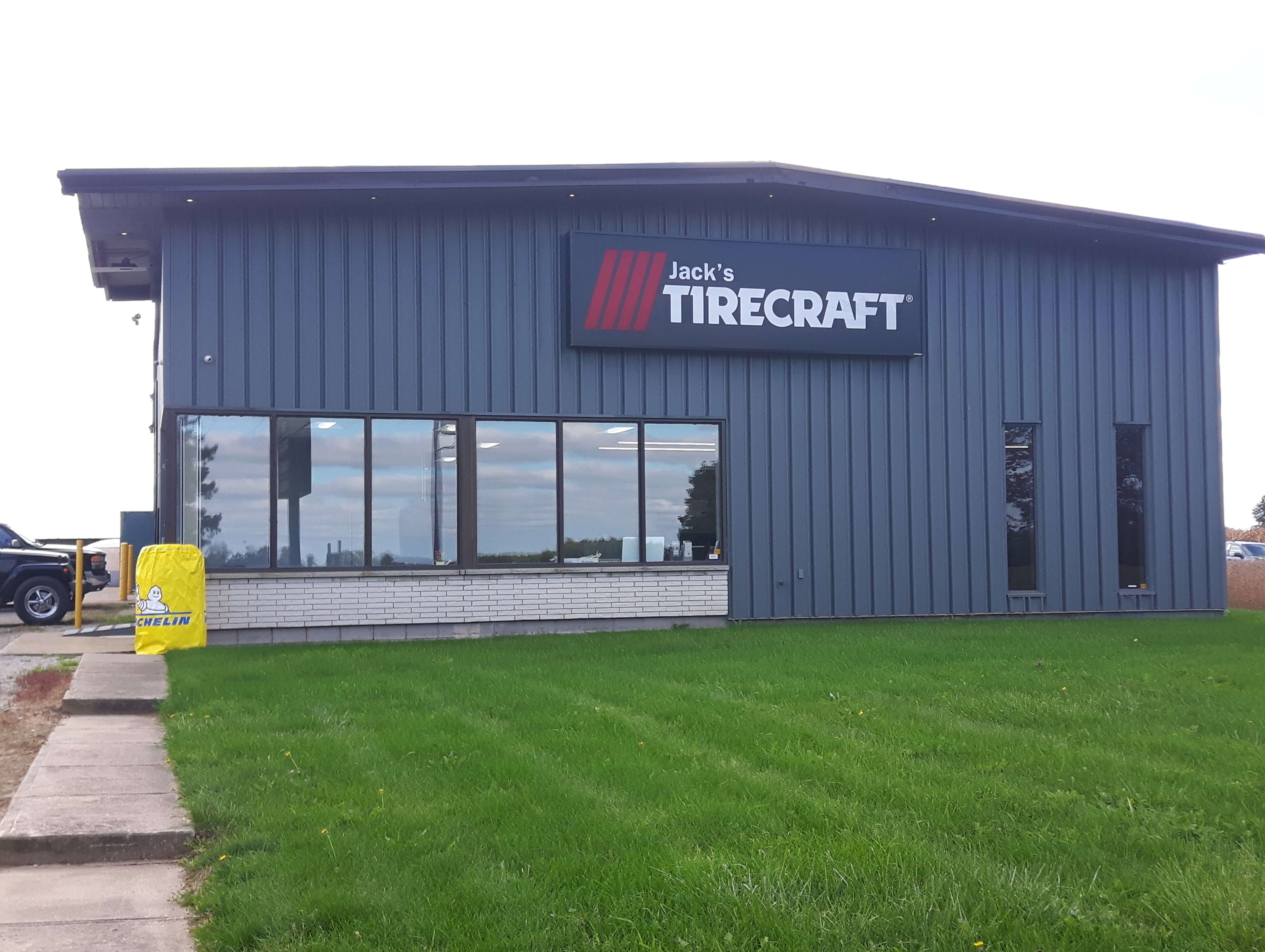 Tires and Wheels Mechanic and Auto Parts Wallaceburg, Ontario Tirecraft