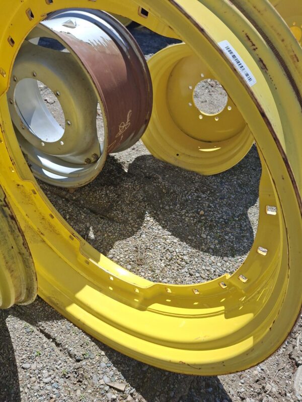 JD WAFFLE WHEEL 12 ON 33.25 (OUTER ONLY) - Image 3